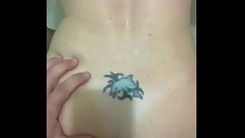 Ruiva toma rola no banheiro de todo jeito