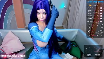 Hermosa asiatica tetona se toca en camara