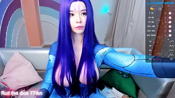 Hermosa asiatica tetona se toca en camara