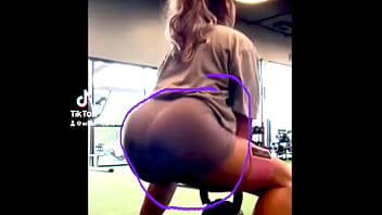 Latina bubble butt showing off that ass at the gym Latina bubble butt showing off that ass at the gym