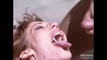 Sorricca gets a threesome in the beach