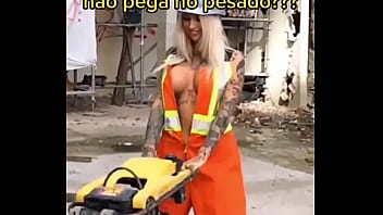 Alguém sabe o nome dessa loira perfeita