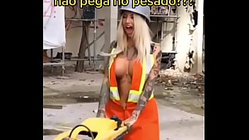 Alguém sabe o nome dessa loira perfeita