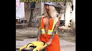 Alguém sabe o nome dessa loira perfeita