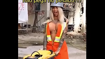 Alguém sabe o nome dessa loira perfeita