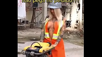 Alguém sabe o nome dessa loira perfeita