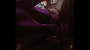 Minha esposa me chupou enquanto eu assistia tv…