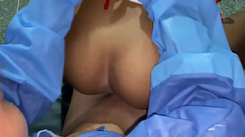 Le saco toda su leche a mi amigo