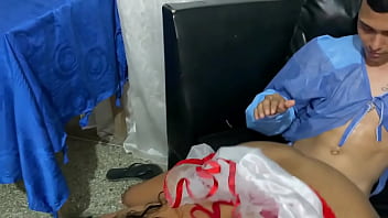 Le saco toda su leche a mi amigo