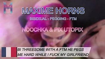 Double pénétration de plaisir je glisse entre leurs deux chattes en feu pixutopix et noochka2 me supplient de l