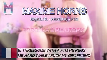 Double pénétration de plaisir je glisse entre leurs deux chattes en feu pixutopix et noochka2 me supplient de l