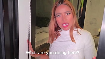 Latina with a big butt fucks her boyfriend while her parents are in the other room