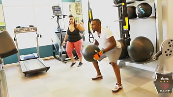 Chunky sofia rose gets dicked on the kitchen counter by rome major