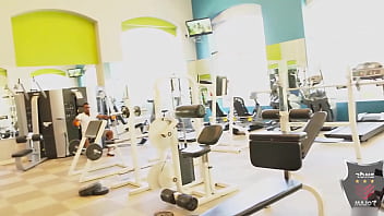 Chunky sofia rose gets dicked on the kitchen counter by rome major