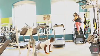 Chunky sofia rose gets dicked on the kitchen counter by rome major