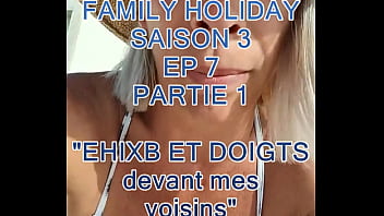 Ici tu as vidéo où je m'exhibe et me doigte sur le toit terrasse à la vue de