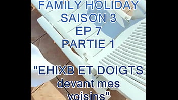 Ici tu as vidéo où je m'exhibe et me doigte sur le toit terrasse à la vue de