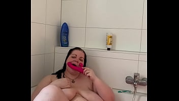 Jerk off instruction in the tub