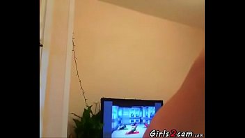 Blonde with glasses shows her ass and body front the webcam