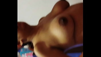 Me encanta cuando mi esposo llega y uso mi cuerpo para atenderlo rico