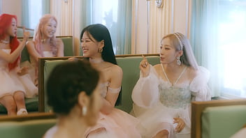 Flip That Official Mv Loona thumbnail