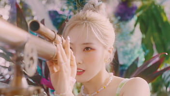 Flip That Official Mv Loona thumbnail