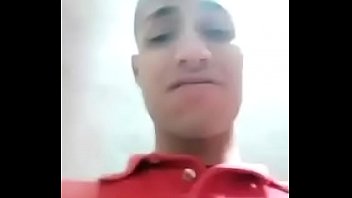 Mamando verga la nalgona