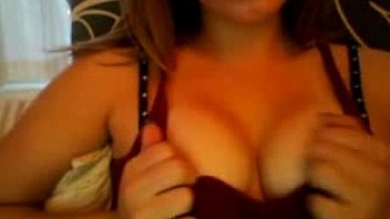 Girl fucks on webcam