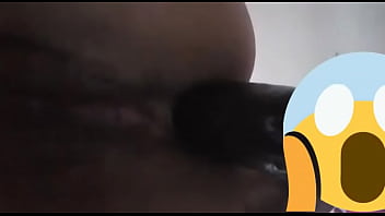 Ella se esta abriendo el orto para su novio