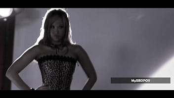 Stunning aleska diamond eats bombshell zafira's pussy