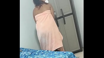 I record my stepsister changing clothes but she ends up masturbating