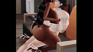 Ela ama fazer barulho com seu rabo grande