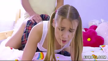 Hot babe invites a guy for a fuck from her