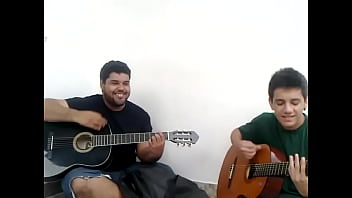 Preto bom acústico baratas grávidas