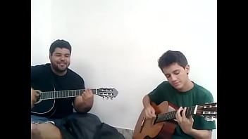 Preto bom acústico baratas grávidas