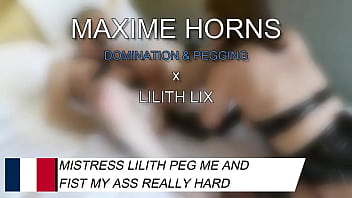 Attaché dominé pénétré elle s’occupe de moi comme je l’adore un gode immense des claques des coups de