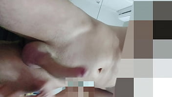 De pau duro lembrando da novinha chupando bem gostoso De pau duro lembrando da novinha chupando bem gostoso