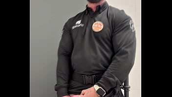 En el trabajo pajeandome