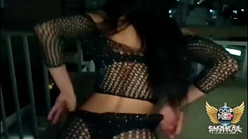 Era pra ele ficar comigo e acabou comendo as duas