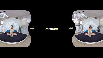 Tera honk rubs her wet pussy in hd pissing vr porn video