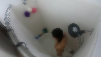 Gorgeous asian slut fucked in the twat while trying to take a bath