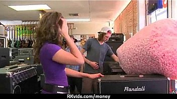 Hot sexy amateur babe needs a lift and takes cash 30