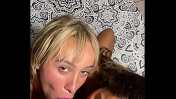 Ficamos chamando ele ate nao resistir e comer gente gostoso