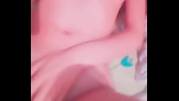 Rica joven 18 años metiendose los dedos