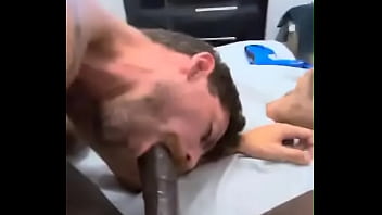 Tão bom mama engasgam um pirocão até chora ganhar leite