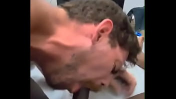 Tão bom mama engasgam um pirocão até chora ganhar leite