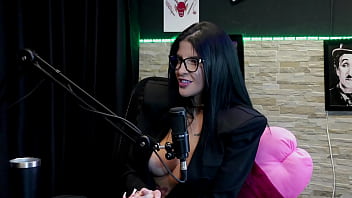 Morena faz uma demonstração do seu boquete após dizer que já fingiu orgasmo e que deu beijo triplo leticia braga watch sheer red Morena faz uma demonstração do seu boquete após dizer que já fingiu orgasmo e que deu beijo triplo leticia braga watch sheer red