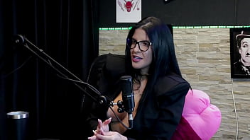 Morena faz uma demonstração do seu boquete após dizer que já fingiu orgasmo e que deu beijo triplo leticia braga watch sheer red