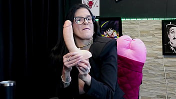 Morena faz uma demonstração do seu boquete após dizer que já fingiu orgasmo e que deu beijo triplo leticia braga watch sheer red