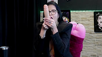 Morena faz uma demonstração do seu boquete após dizer que já fingiu orgasmo e que deu beijo triplo leticia braga watch sheer red